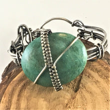 Load image into Gallery viewer, Sterling silver wire &amp; aventurine bracelet