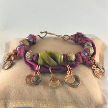 Load image into Gallery viewer, Jade and copper bracelet