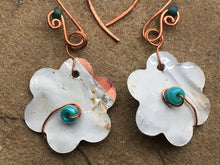 Load image into Gallery viewer, Flower Power Earrings - Trail trash