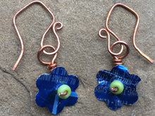 Load image into Gallery viewer, Small Flower Power Earrings - Trail trash