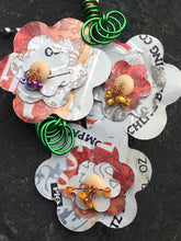 Load image into Gallery viewer, Tres Flores Necklace - Trail trash