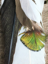 Load image into Gallery viewer, Feathers on the Loose Necklace - Trail trash